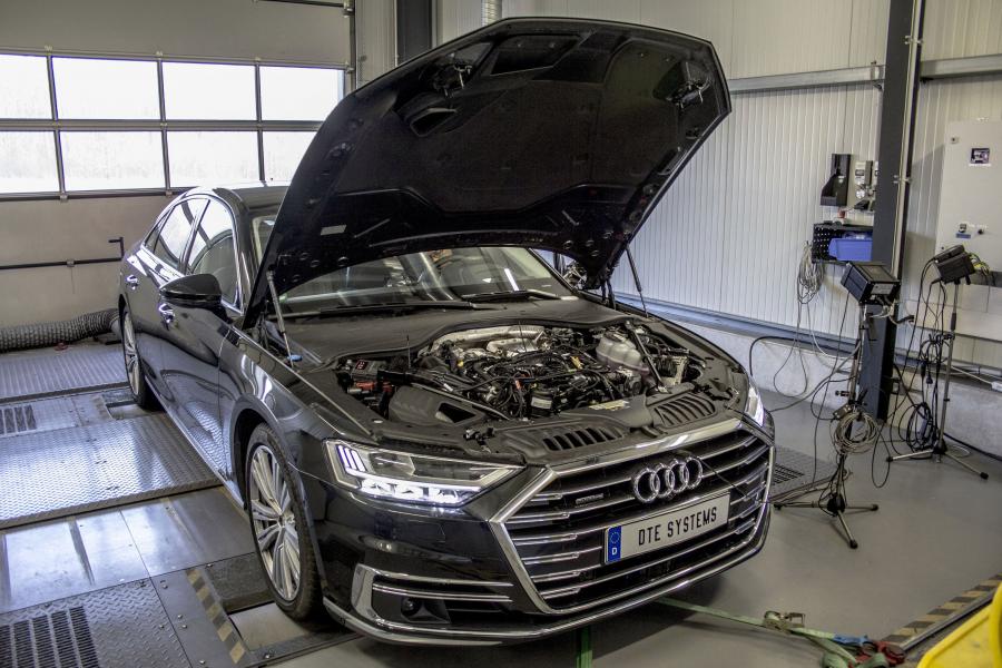 Моторный отсек Audi A8 55 TFSI Quattro by DTE Systems (D5) 2018 года  (фото 2 из 7)